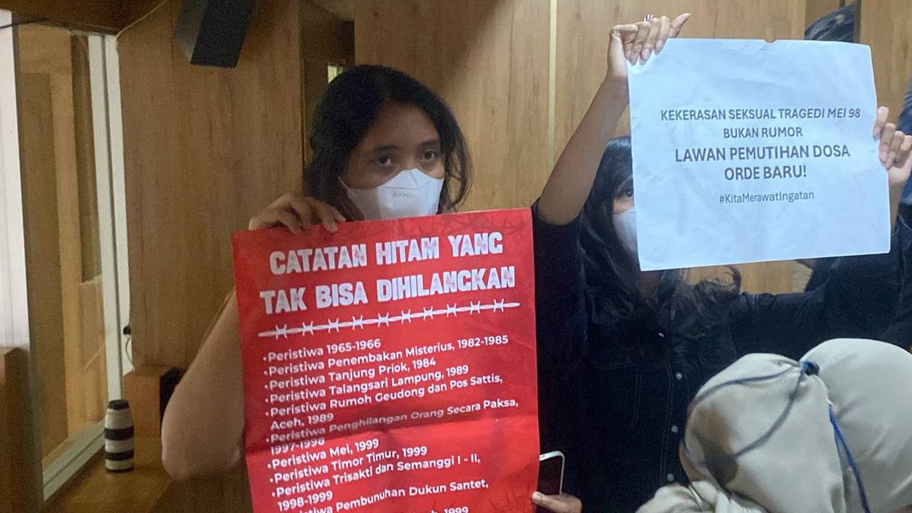 Digeruduk Massa saat Rapat Buku Sejarah dengan DPR, Begini Reaksi Fadli Zon