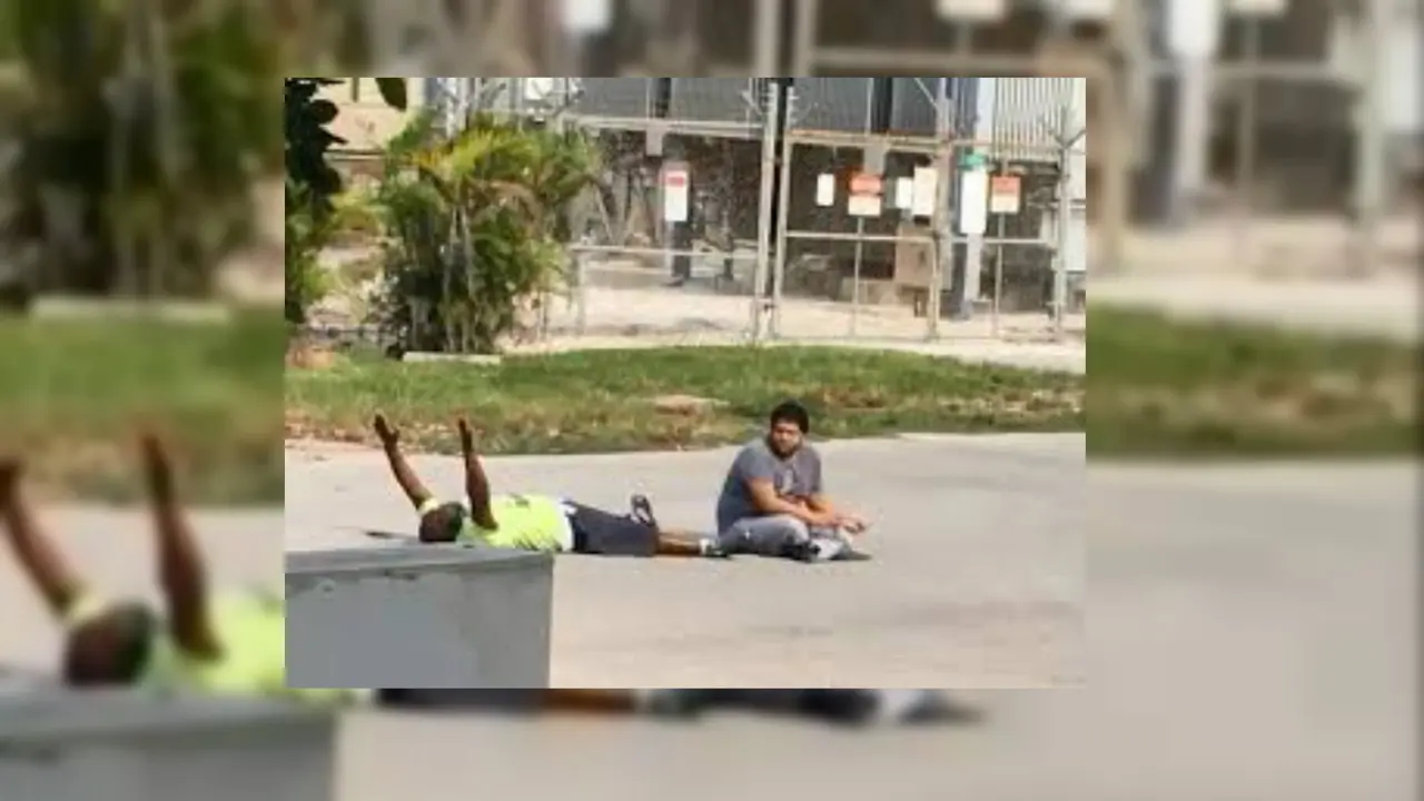 Momen Menegangkan Polisi AS Tembak Pria Angkat Tangan Tak Berdaya