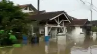 Banjir yang menggenangi ribuan rumah di Bandung, semakin parah