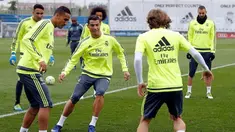 Real Madrid akan menghadapi Manchester City di leg pertama semifinal Liga Champions di Etihad Stadium, Rabu (28/4/2016) dini Hari WIB. Cristiano Ronaldo kembali berlatih dengan skuat Los Merengues setelah di pertandingan melawan Rayo Vallecano absen.