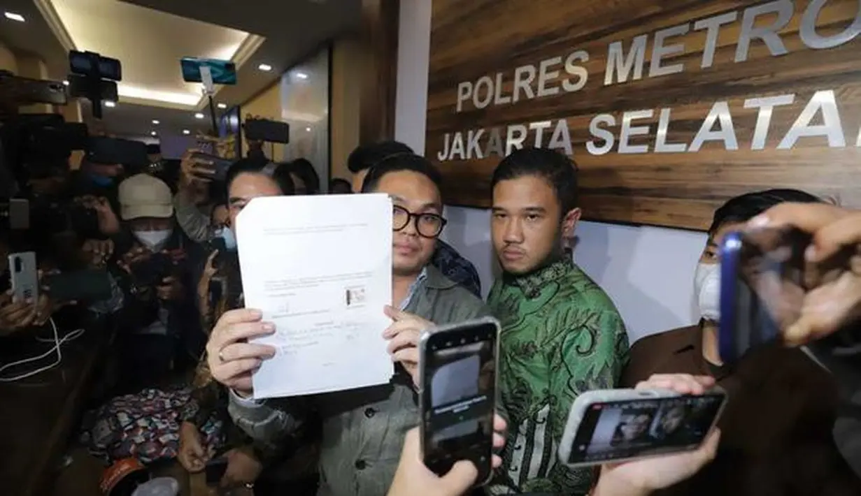 Hotma Sitompul sebelumnya meminta supaya masyarakat ikut mendamaikan. Ia berharap tak ada lagi yang memanas-manasi kedua belah pihak. (KapanLagi.com/Bayu Herdianto)