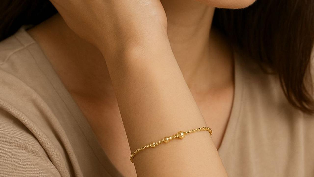 7 Model Gelang Emas Bola Kecil 2–5 Gram Kombinasi Spiral Modern, Perhiasan Ringan dan Stylish