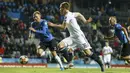 Bek Jerman, Marcel Halstenberg menggiring bola dari kejaran pemain Estonia Joonas Tamm selama pertandingan grup C kualifikasi Euro 2020 di Tallinn, Estonia (13/10/2019). Jerman menang telak 0-3 atas Estonia. (AP Photo/Raul Mee)