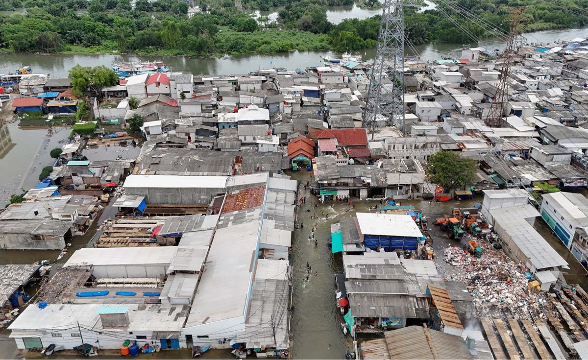 Banjir rob Jakarta