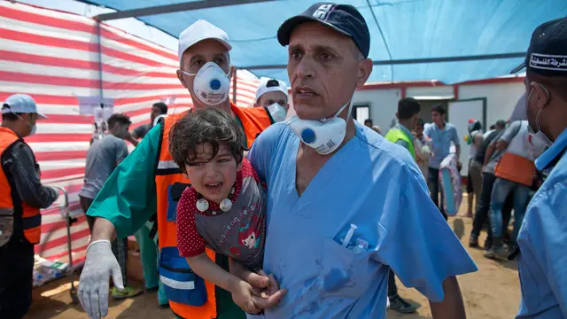 Anak-anak Palestina jadi Korban saat Bentrok dengan Israel