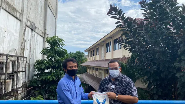 KSPSI bekerja sama dengan Indika Foundation menyalurkan bantuan beras 5 kg ke buruh terkena PHK