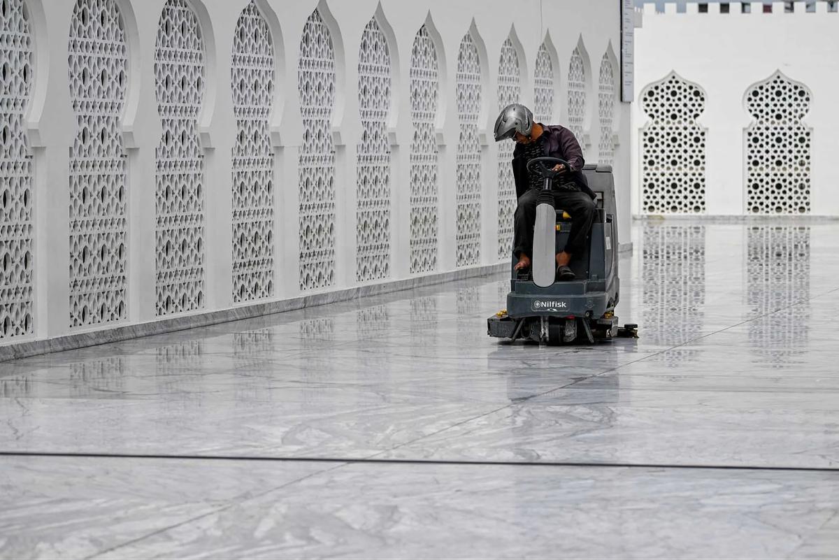 FOTO: Masjid Raya Baiturrahman Bersiap Sambut Tarawih Perdana Ramadan 1447 Hijriah
