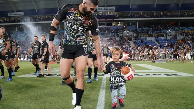 Quaden Bayles dan  Joel Thompson (Dave Hunt/AAP Image via AP)