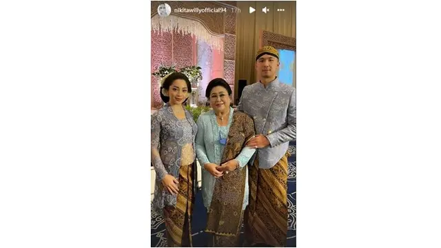 7 Potret Detail Penampilan Nikita Willy di Hari Pernikahan Sang Adik, Menawan