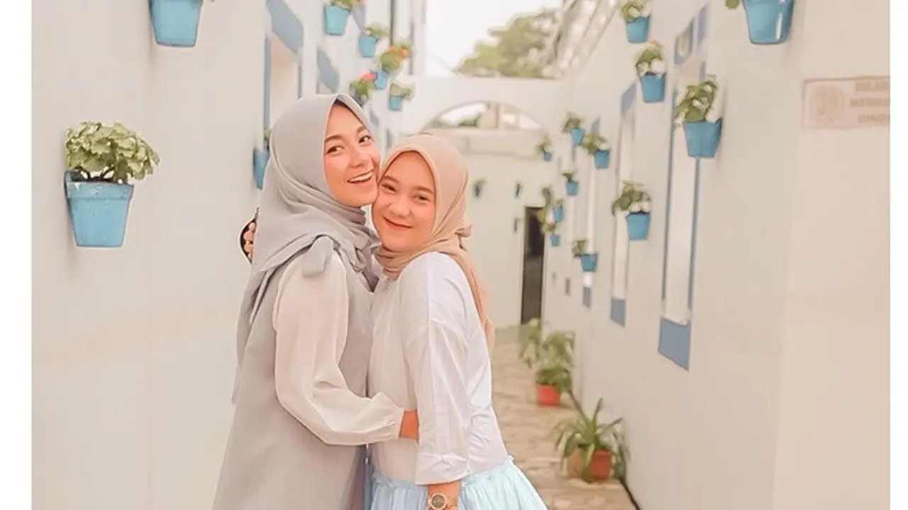 Tak Kalah Memesona, Ini 6 Potret Shafira Amalia Adik Dinda Kirana