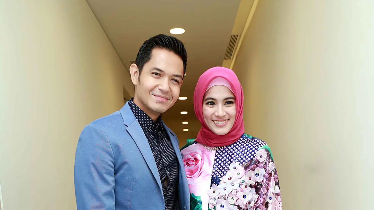 Alyssa Soebandono dan Dude Harlino