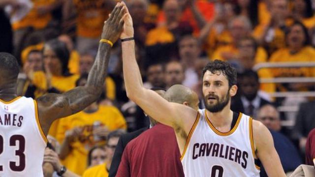 Kevin Love dan LeBron James (Cleveland Cavaliers)
