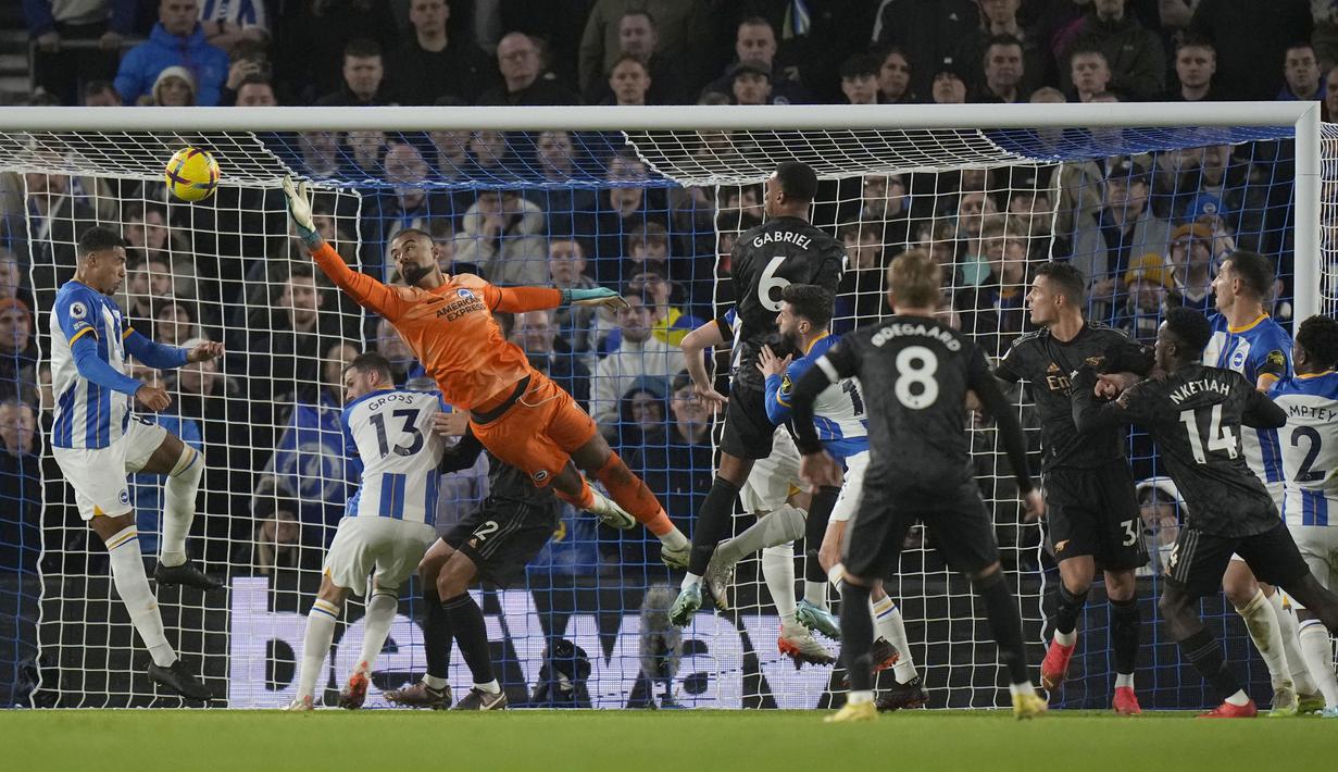 Pertandingan yang digelar di AMEX Stadium ini berkesudahan dengan skor 4-2 untuk kemenangan Arsenal. (AP Photo/Alastair Grant)