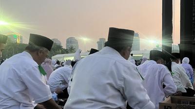 Zikir Kebangsaan di Monas: Warga Panjatkan Doa untuk Peningkatan Kualitas Pendidikan Indonesia