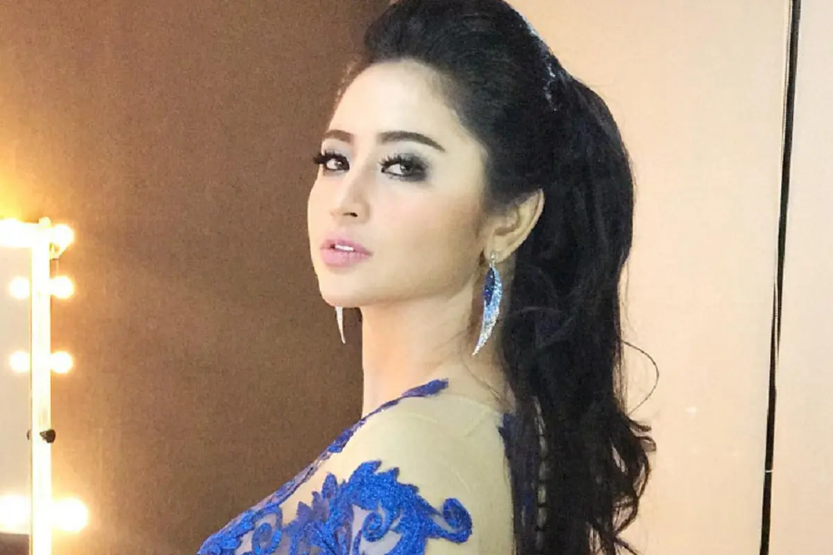Dewi Perssik