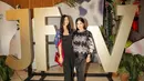 Kali ini, Annisa memadukan blus etnik bordir warna hitamnya dengan tas Fendi Mini Mon Tresor sekitar Rp30 juta-an. Sedangkan Almira melengkapi outer batik Sejauh Mata Memandangnya dengan tas Lady Dior bernuansa merah.  [@annisayudhoyono].