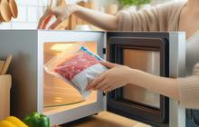 Jangan Sembarangan! Ini Alasan Daging Beku Tak Boleh Langsung Dimasak di Microwave