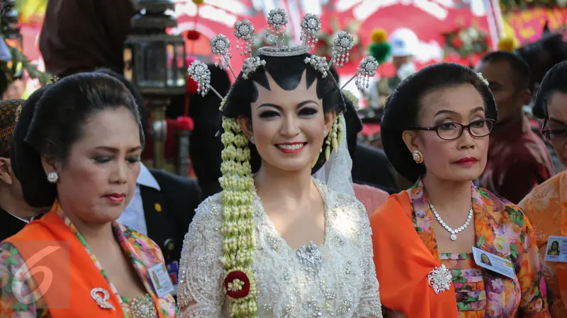 Ini Senyum Bahagia Selvi Ananda Saat Naik Kereta Kuda ke Lokasi Akad Nikah