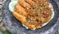 Resep Tempe Sambal Penyet, cukup mudah membuatnya. (Dok: Cookpad&nbsp;https://cookpad.com/id/resep/16459928-tempe-sambal-penyet&nbsp;Liputan6.com dyahpamela)