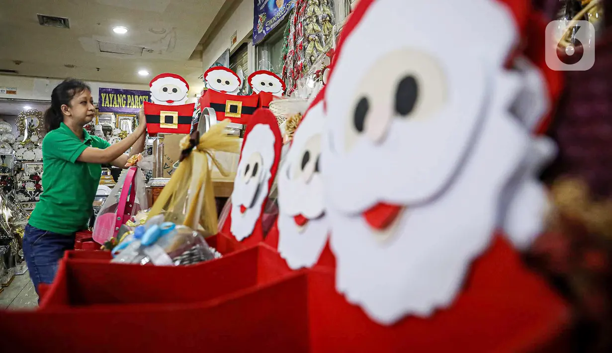 Pesanan semakin meningkat seminggu menjelang Natal. (Liputan6.com/Faizal Fanani)