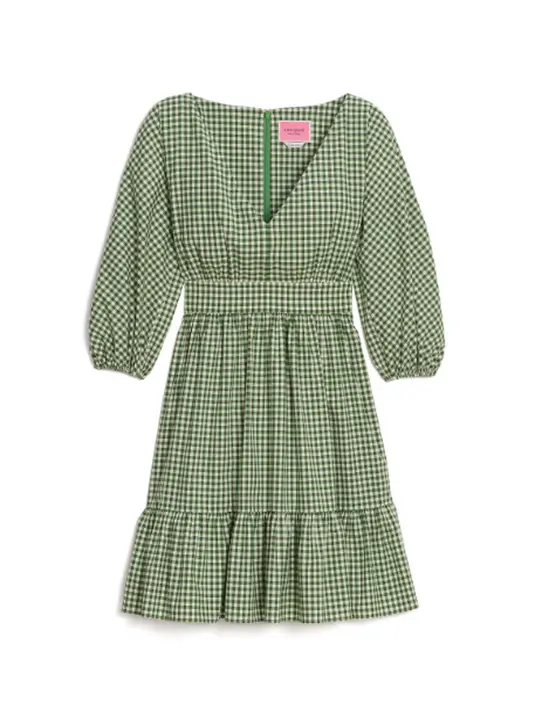 Ada juga koleksi ready-to-wear yang dihiasi oleh busana santai dan nyaman dipakai di musim panas. Dress dengan model versatile yang cocok digunakan oleh perempuan dengan jenis tubuh apa saja dan untuk acara apa pun. (Foto: Kate Spade New York)