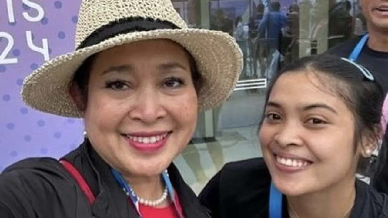 Titiek Soeharto Menyaksikan Pertandingan Badminton di Olimpiade Paris