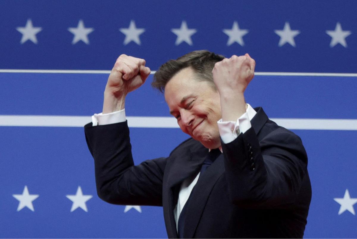 Gaya Elon Musk diduga hormat Nazi saat rayakan pelantikan Donald Trump