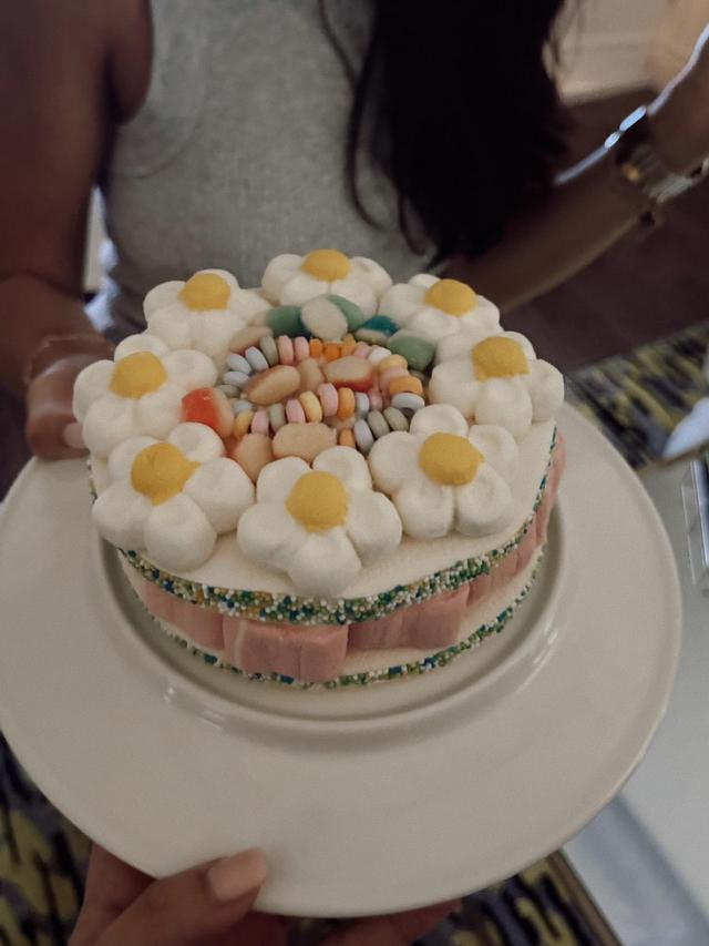 Dikabarkan Putus, Ini 7 Potret Alyssa Daguise ke Hong Kong Tanpa Kekasih