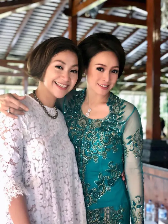 Berusia 47 Tahun, Ini 6 Potret Yoelitta Palar yang Awet Muda