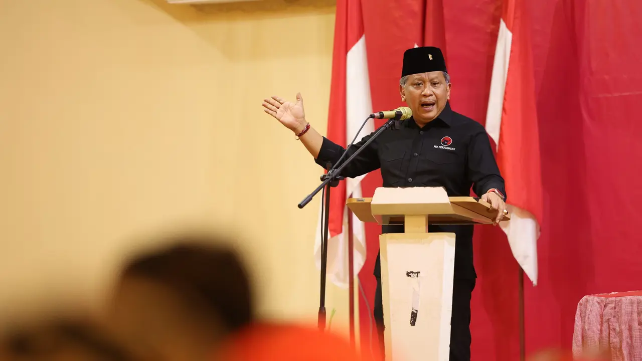 Sekretaris Jenderal DPP PDI Perjuangan (PDIP) Hasto Kristiyanto melakukan safari politik dan konsolidasi pemenangan Pilkada 2024 di Bondowoso, Situbondo, dan Banyuwangi.