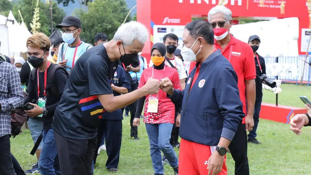 Ganjar Pranowo meresmikan pembukaan Borobudur Marathon 2021. (Istimewa)