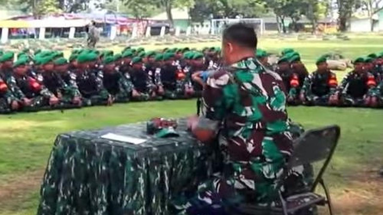 Diketahui, Batalyon Infanteri 310/Kidang Kancana diberangkatkan ke daerah operasi perbatasan Indonesia-Papua Nugini (PNG). Para prajurit itu tergabung dalam Satuan Tugas Pengamanan Perbatasan (Satgas Pamtas) RI-PNG.<br>