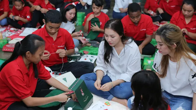 Inspirasi Hadiah Natal Sekaligus Bantu Pendidikan Anak di Kalimantan