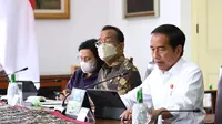 Presiden Jokowi memimpin rapat terbatas terkait evaluasi proyek strategis nasional (PSN) di Istana Kepresidenan Bogor, Jawa Barat, Selasa (6/9). Presiden menginstruksikan agar seluruh PSN selesai secara fisik sebelum tahun 2024.