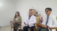 Dokter spesialis bedah onkologi dokter Reza Musmarliansyah dari RS EMC Pulomas dan dokter spesialis kedokteran nuklir Junan Imaniar Pribadi dari RS EMC Grha Kedoya dalam Healthy Monday membahas teknologi mutakhir PET/CT Scan.