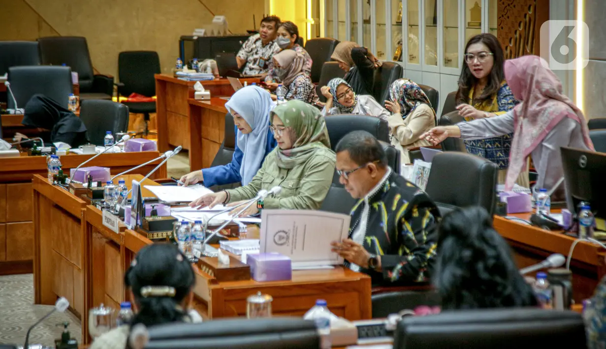 Ketua Komisi IX sekaligus Ketua Panja RUU Kesehatan, Melkiades Laka Lena, menjelaskan pembahasan RUU telah melalui konsultasi publik, serta dibahas intensif dan hati. (Liputan6.com/Faizal Fanani)