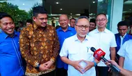 Ketua Umum Partai Amanat Nasional (PAN) Zulkifli Hasan (Zulhas) saat bertemu Wali Kota Medan Bobby Nasution disela kunjungannya di Sumut, pada Jumat (15/12/2023). (Dok. Media PAN)