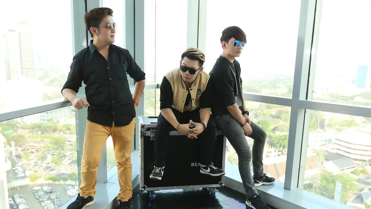Personel grup dangdut asal Brunei Andromeda