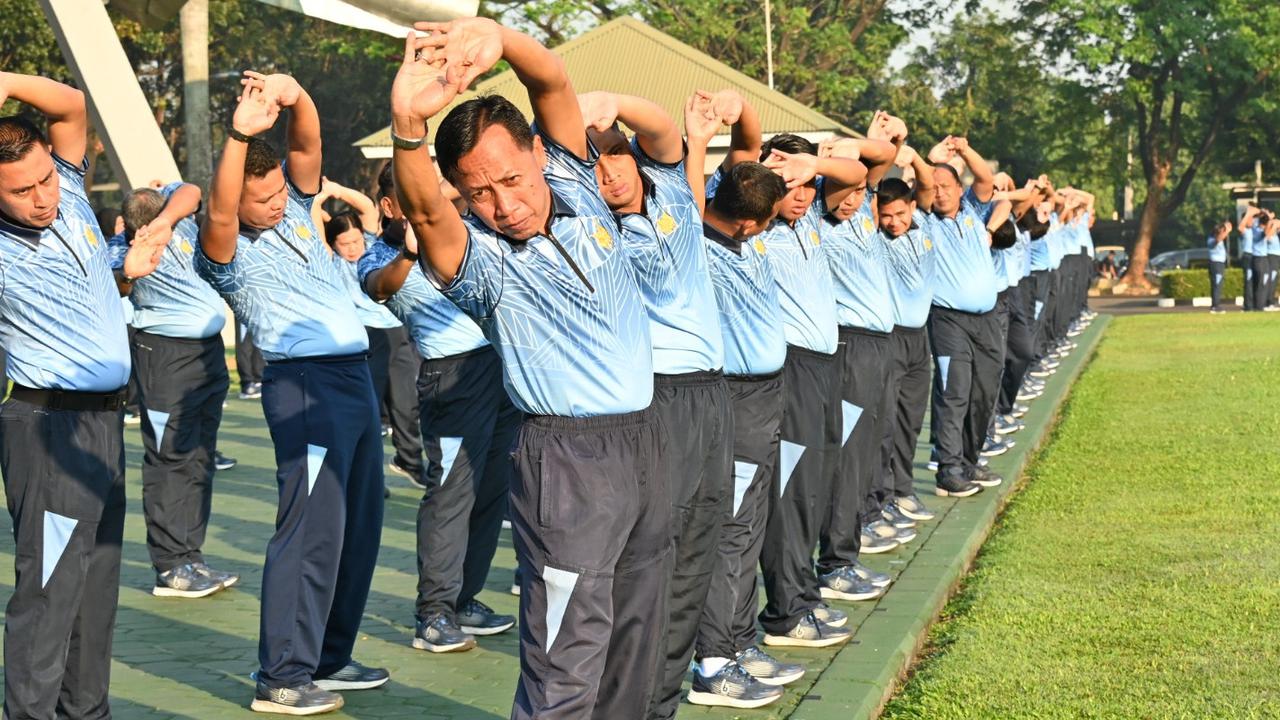 Pangkoopsudnas Ajak Personel Jalan Sehat, Perkuat Kebugaran dan Kebersamaan