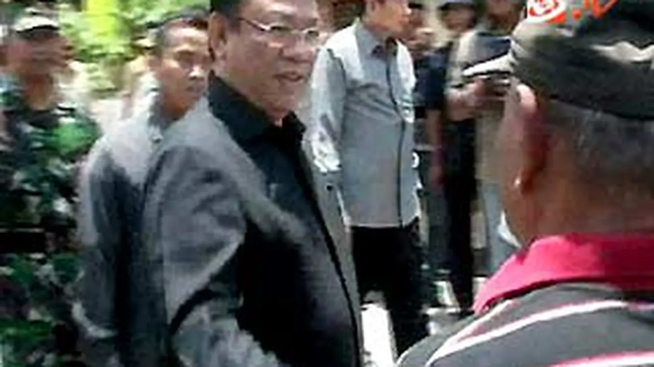 110928amenteri-ambon.jpg