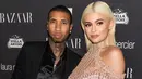 Tyga memberikan pesan dukungan usai Kylie Jenner melahirkan Stormi. Ia pun mengirim pesan selamat atas kelahiran bayinya. (Billboard)