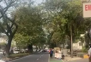 Dua granat asap ditemukan di lahan kosong yang sudah lama terbengkalai di Jalan Letjen Suprapto, Cempaka Putih, Jakarta Pusat, Rabu (16/9/2026).