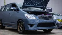 Toyota Innova bermesin Supra (Autoindustriya)