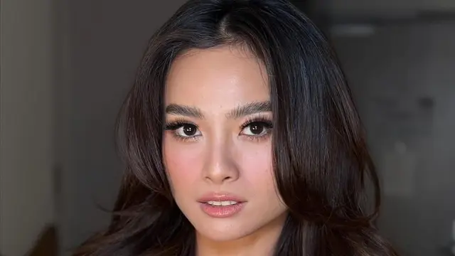 Pesona Acha Septriasa yang Effortless Namun Memikat di Festival Film Indonesia 2025