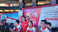 Pembalap kebanggaan Indonesia, Sean Gelael siap berlaga di FIA WEC 2024. (Bola.com/Hery Kurniawan)