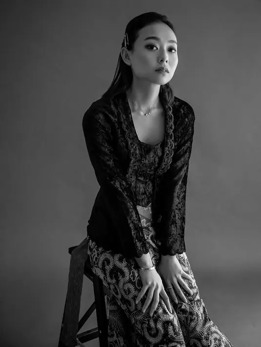 Brandon Salim dikabarkan melamar sang kekasih, Dhika Himawan di Jepang. [Foto: Instagram/ Dhika Himawan]