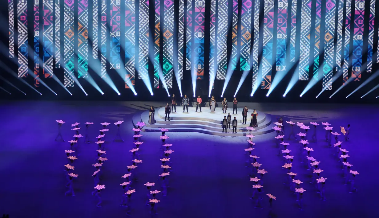 Suasana kemeriahan saat upacara pembukaan SEA Games 2019 di Philipine Arena Bulacan, Manila, Sabtu (30/11). Pesta olahraga se-Asia Tenggara ini akan berlangsung hingga 11 Desember. (Bola.com/M Iqbal Ichsan)