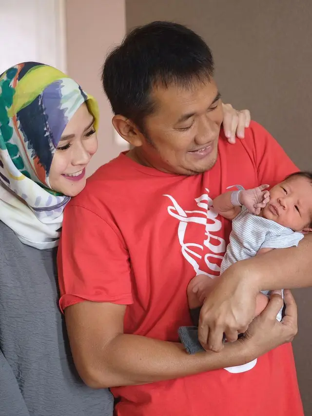 [Bintang] Zaskia Adya Mecca