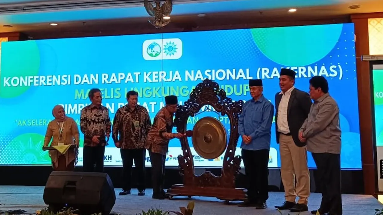 Haedar Nasir saat membuka rakernas Majelis Lingkungan Hidup (MLH) Pimpinan Pusat Muhammadiyah, Jumat (18/8/2023). (Istimewa)