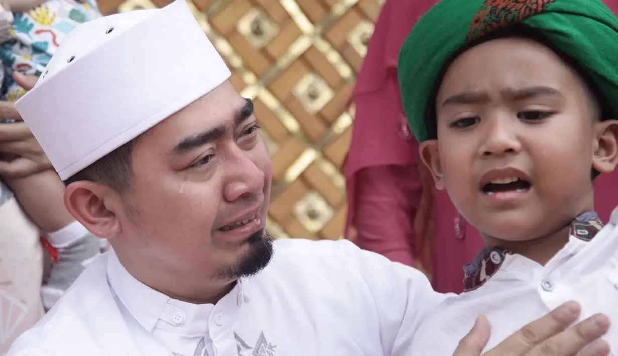 Ustaz Solmed dan April Jasmine